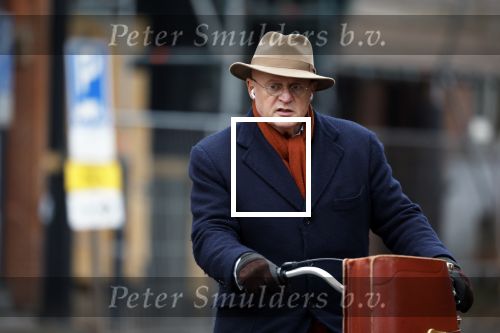 Amsterdam 27 november 2025
Ferdinand Grapperhaus op de fiets in Amsterdam zuid.