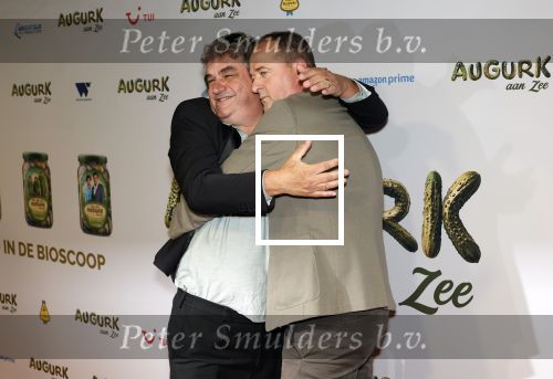 Amsterdam 4 november 2025
Premiere Augurk aan zee in Tuschinski met de cast die bestaat uit oa Monic Hendrickx Martin v Waardenberg Olga Zuiderhoek Jelka v Houten Frank Lammers Peter v d Begin en Tibor Lukacs. Robert v Hemert heeft de titelsong geschreven . Frank lammers en Kees Boot