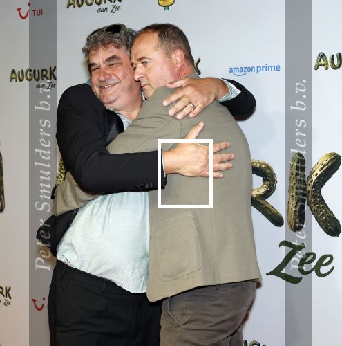Amsterdam 4 november 2025
Premiere Augurk aan zee in Tuschinski met de cast die bestaat uit oa Monic Hendrickx Martin v Waardenberg Olga Zuiderhoek Jelka v Houten Frank Lammers Peter v d Begin en Tibor Lukacs. Robert v Hemert heeft de titelsong geschreven . Frank lammers en Kees Boot