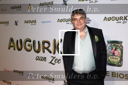 Amsterdam 4 november 2025
Premiere Augurk aan zee in Tuschinski met de cast die bestaat uit oa Monic Hendrickx Martin v Waardenberg Olga Zuiderhoek Jelka v Houten Frank Lammers Peter v d Begin en Tibor Lukacs. Robert v Hemert heeft de titelsong geschreven . Frank lammers