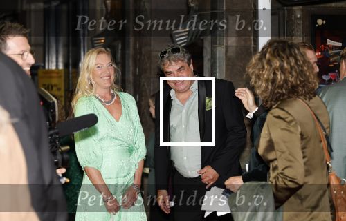 Amsterdam 4 november 2025
Premiere Augurk aan zee in Tuschinski met de cast die bestaat uit oa Monic Hendrickx Martin v Waardenberg Olga Zuiderhoek Jelka v Houten Frank Lammers Peter v d Begin en Tibor Lukacs. Robert v Hemert heeft de titelsong geschreven . Frank lammers met zijn vrouw