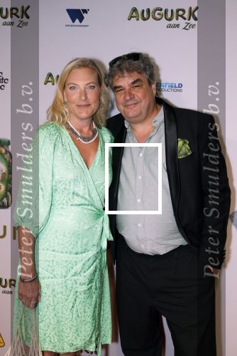 Amsterdam 4 november 2025
Premiere Augurk aan zee in Tuschinski met de cast die bestaat uit oa Monic Hendrickx Martin v Waardenberg Olga Zuiderhoek Jelka v Houten Frank Lammers Peter v d Begin en Tibor Lukacs. Robert v Hemert heeft de titelsong geschreven . Frank lammers met zijn vrouw