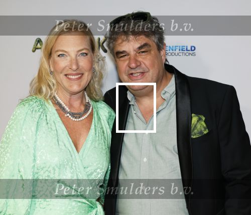 Amsterdam 4 november 2025
Premiere Augurk aan zee in Tuschinski met de cast die bestaat uit oa Monic Hendrickx Martin v Waardenberg Olga Zuiderhoek Jelka v Houten Frank Lammers Peter v d Begin en Tibor Lukacs. Robert v Hemert heeft de titelsong geschreven . Frank lammers met zijn vrouw
