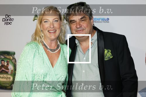 Amsterdam 4 november 2025
Premiere Augurk aan zee in Tuschinski met de cast die bestaat uit oa Monic Hendrickx Martin v Waardenberg Olga Zuiderhoek Jelka v Houten Frank Lammers Peter v d Begin en Tibor Lukacs. Robert v Hemert heeft de titelsong geschreven . Frank lammers met zijn vrouw