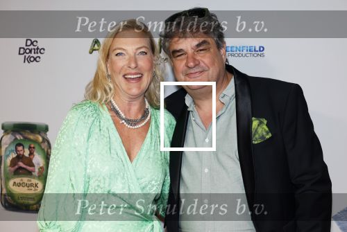 Amsterdam 4 november 2025
Premiere Augurk aan zee in Tuschinski met de cast die bestaat uit oa Monic Hendrickx Martin v Waardenberg Olga Zuiderhoek Jelka v Houten Frank Lammers Peter v d Begin en Tibor Lukacs. Robert v Hemert heeft de titelsong geschreven . Frank lammers met zijn vrouw