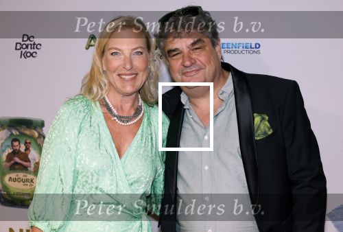 Amsterdam 4 november 2025
Premiere Augurk aan zee in Tuschinski met de cast die bestaat uit oa Monic Hendrickx Martin v Waardenberg Olga Zuiderhoek Jelka v Houten Frank Lammers Peter v d Begin en Tibor Lukacs. Robert v Hemert heeft de titelsong geschreven . Frank lammers met zijn vrouw