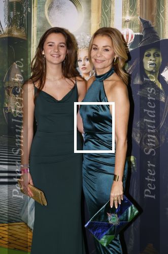 Amsterdam 18 november 2025
Premiere Wicked in het deLaMar theater . Froukje de Both kwam met haar dochter