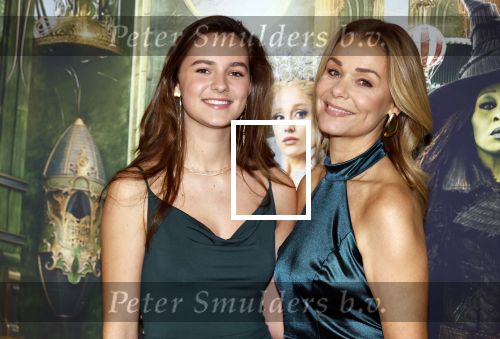 Amsterdam 18 november 2025
Premiere Wicked in het deLaMar theater . Froukje de Both kwam met haar dochter