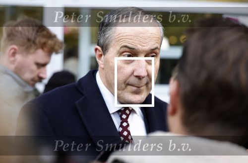 Utrecht 30 oktober 2025
Tweede dag van de rechtszaak tegen Marco Borsato in de rechtbank van Utrecht . Er was ongelofelijk veel pers aanwezig . Marco werd bijgestaan door de advocaten Geert Jan Knoops en Carry Knoops .