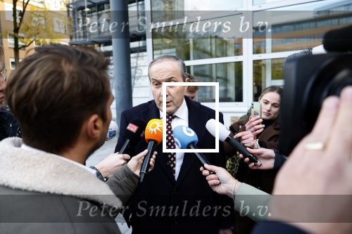 Utrecht 30 oktober 2025
Tweede dag van de rechtszaak tegen Marco Borsato in de rechtbank van Utrecht . Er was ongelofelijk veel pers aanwezig . Marco werd bijgestaan door de advocaten Geert Jan Knoops en Carry Knoops .