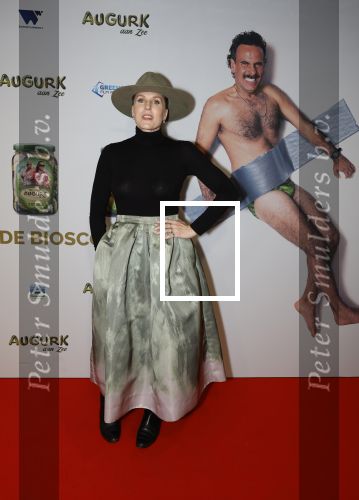 Amsterdam 4 november 2025
Premiere Augurk aan zee in Tuschinski met de cast die bestaat uit oa Monic Hendrickx Martin v Waardenberg Olga Zuiderhoek Jelka v Houten Frank Lammers Peter v d Begin en Tibor Lukacs. Robert v Hemert heeft de titelsong geschreven . Hadewych Minis