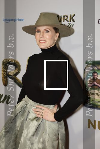 Amsterdam 4 november 2025
Premiere Augurk aan zee in Tuschinski met de cast die bestaat uit oa Monic Hendrickx Martin v Waardenberg Olga Zuiderhoek Jelka v Houten Frank Lammers Peter v d Begin en Tibor Lukacs. Robert v Hemert heeft de titelsong geschreven . Hadewych Minis