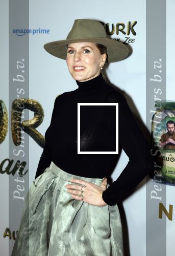 Amsterdam 4 november 2025
Premiere Augurk aan zee in Tuschinski met de cast die bestaat uit oa Monic Hendrickx Martin v Waardenberg Olga Zuiderhoek Jelka v Houten Frank Lammers Peter v d Begin en Tibor Lukacs. Robert v Hemert heeft de titelsong geschreven . Hadewych Minis