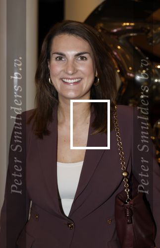 Amsterdam 26 oktober 2025
Boekpresentatie boek over 80 jaar het DeLaMar theater . Simone Kleinsma kreg uit handen van Janine v d Ende en Joop v d Ende het eerste exemplaar. Iris v d Ende