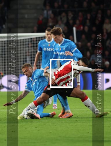 Eindhoven, 21 Oktober 2025
CL Wedstrijd PSV-Napolie, eindstand 6-2
Ismael Saibari met Noa Lang