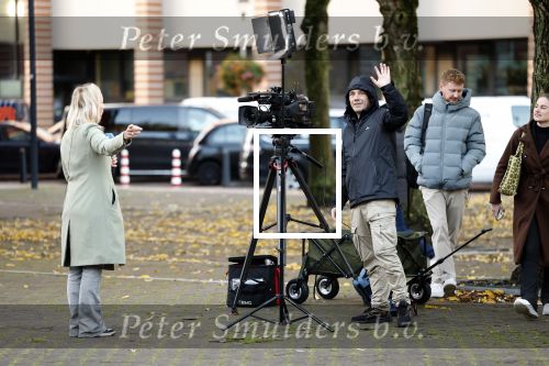 Utrecht 30 oktober 2025
Tweede dag van de rechtszaak tegen Marco Borsato in de rechtbank van Utrecht . Er was ongelofelijk veel pers aanwezig . Marco werd bijgestaan door de advocaten Geert Jan Knoops en Carry Knoops . Jaap Hilhorst