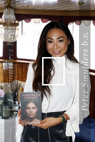 Amsterdam 18 november 2025
Boekpresentatie Stephanie Tency op een mooie salonboot. Janine Kho