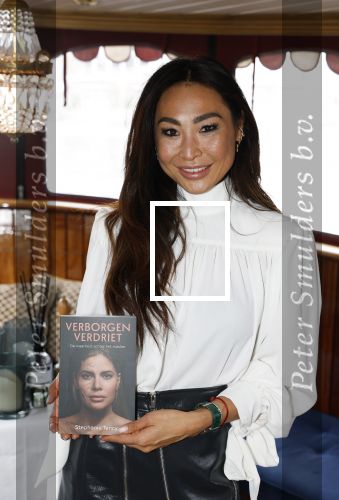 Amsterdam 18 november 2025
Boekpresentatie Stephanie Tency op een mooie salonboot. Janine Kho