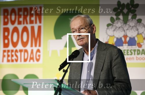 Laren (Gelderland) 19 november 2025
Bijeenkomst van nationale boomplantdag waar prinses Irene uit handen van Albert Verlinde een prijs krijgt omdat zij zich altijd ingezet heeft voor behoud en onderhoud bomen . Jean Rummenie