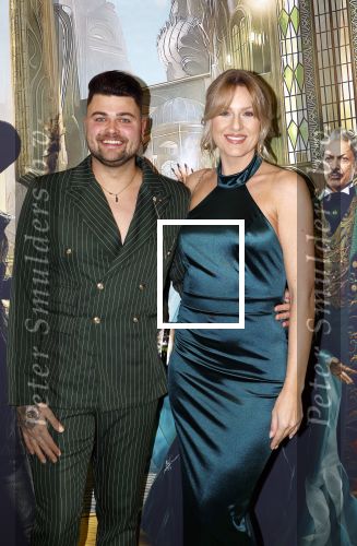 Amsterdam 18 november 2025
Premiere Wicked in het deLaMar theater . Joep van Poorten poseert met Rose Vollmer
