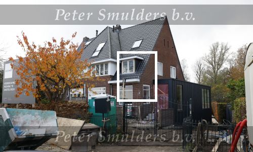 Amstelveen 8 november 2025
Het nieuwe huis van Johnny Heitinga en zijn vrouw Charlotte aan de Amstel wordt helemaal verbouwd .