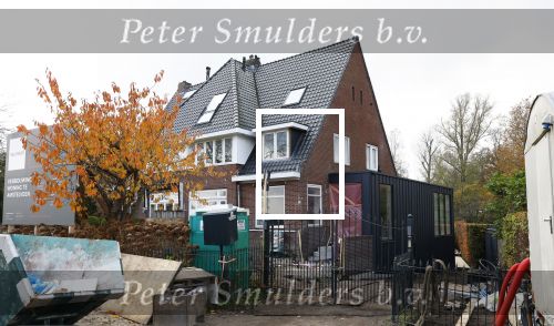 Amstelveen 8 november 2025
Het nieuwe huis van Johnny Heitinga en zijn vrouw Charlotte aan de Amstel wordt helemaal verbouwd .
