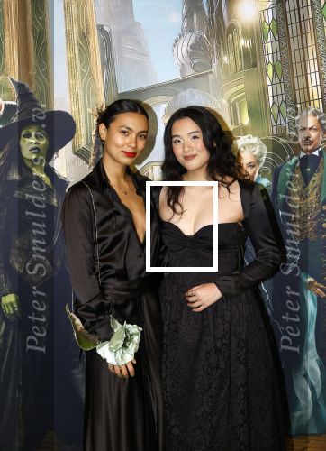 Amsterdam 18 november 2025
Premiere Wicked in het deLaMar theater . Julia Tan met een vriendin