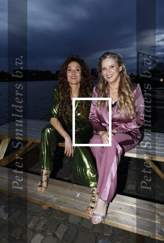 Amsterdam 4 november 2025
Katja Schuurman Babette v Veen en Linda Hakeboom bij presentatie Ademnood.