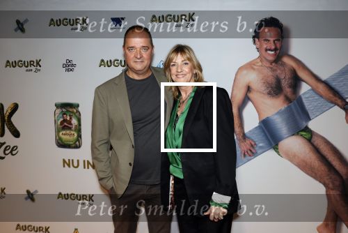 Amsterdam 4 november 2025
Premiere Augurk aan zee in Tuschinski met de cast die bestaat uit oa Monic Hendrickx Martin v Waardenberg Olga Zuiderhoek Jelka v Houten Frank Lammers Peter v d Begin en Tibor Lukacs. Robert v Hemert heeft de titelsong geschreven . Kees Boot met zijn vrouw