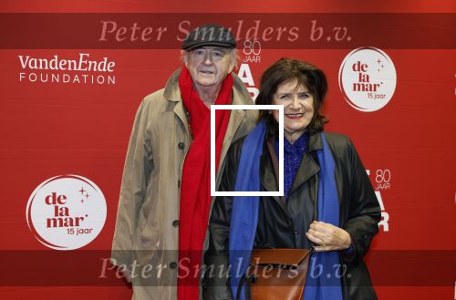Amsterdam 30 november 2025
80 jaar het DeLaMar theater . Kees Hulst poseert met Olga Zuiderhoek