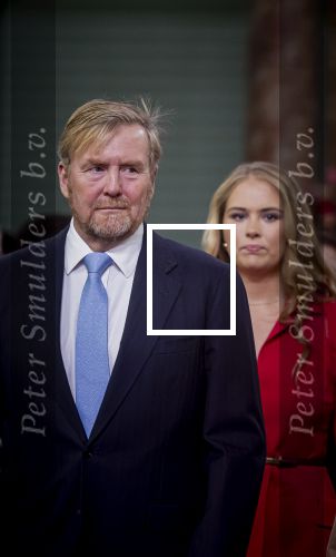 Den Haag 20 november 2025
 Prinses Amalia en haar vader Koning Willem Alexander bij de Grote Kerk, na de Bijzondere Verenigde Vergadering van de Eerste en Tweede Kamer, ter gelegenheid van de tachtigste verjaardag dat het parlement na de Tweede Wereldoorlog voor het eerst weer in gezamenlijkheid bijeenkwam. Eerste Kamervoorzitter Mei Li Vos Tweede Kamervoorzitter Thom van Campenvingen ze op .