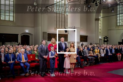 Den Haag 20 november 2025
 Prinses Amalia en haar vader Koning Willem Alexander bij de Grote Kerk, na de Bijzondere Verenigde Vergadering van de Eerste en Tweede Kamer, ter gelegenheid van de tachtigste verjaardag dat het parlement na de Tweede Wereldoorlog voor het eerst weer in gezamenlijkheid bijeenkwam. Eerste Kamervoorzitter Mei Li Vos Tweede Kamervoorzitter Thom van Campenvingen ze op .