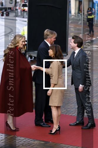 Den Haag 20 november 2025
 Prinses Amalia en haar vader Koning Willem Alexander bij de Grote Kerk, na de Bijzondere Verenigde Vergadering van de Eerste en Tweede Kamer, ter gelegenheid van de tachtigste verjaardag dat het parlement na de Tweede Wereldoorlog voor het eerst weer in gezamenlijkheid bijeenkwam. Eerste Kamervoorzitter Mei Li Vos Tweede Kamervoorzitter Thom van Campenvingen ze op .