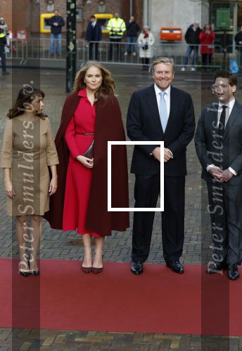 Den Haag 20 november 2025
 Prinses Amalia en haar vader Koning Willem Alexander bij de Grote Kerk, na de Bijzondere Verenigde Vergadering van de Eerste en Tweede Kamer, ter gelegenheid van de tachtigste verjaardag dat het parlement na de Tweede Wereldoorlog voor het eerst weer in gezamenlijkheid bijeenkwam. Eerste Kamervoorzitter Mei Li Vos Tweede Kamervoorzitter Thom van Campenvingen ze op .