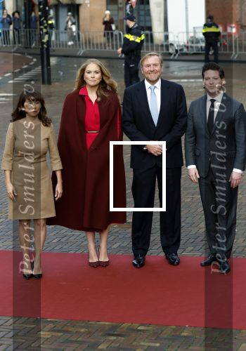 Den Haag 20 november 2025
 Prinses Amalia en haar vader Koning Willem Alexander bij de Grote Kerk, na de Bijzondere Verenigde Vergadering van de Eerste en Tweede Kamer, ter gelegenheid van de tachtigste verjaardag dat het parlement na de Tweede Wereldoorlog voor het eerst weer in gezamenlijkheid bijeenkwam. Eerste Kamervoorzitter Mei Li Vos Tweede Kamervoorzitter Thom van Campenvingen ze op .