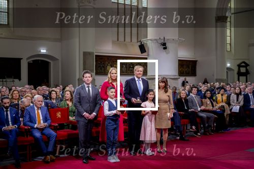 Den Haag 20 november 2025
 Prinses Amalia en haar vader Koning Willem Alexander bij de Grote Kerk, na de Bijzondere Verenigde Vergadering van de Eerste en Tweede Kamer, ter gelegenheid van de tachtigste verjaardag dat het parlement na de Tweede Wereldoorlog voor het eerst weer in gezamenlijkheid bijeenkwam. Eerste Kamervoorzitter Mei Li Vos Tweede Kamervoorzitter Thom van Campenvingen ze op .