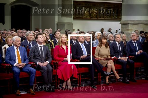 Den Haag 20 november 2025
 Prinses Amalia en haar vader Koning Willem Alexander bij de Grote Kerk, na de Bijzondere Verenigde Vergadering van de Eerste en Tweede Kamer, ter gelegenheid van de tachtigste verjaardag dat het parlement na de Tweede Wereldoorlog voor het eerst weer in gezamenlijkheid bijeenkwam. Eerste Kamervoorzitter Mei Li Vos Tweede Kamervoorzitter Thom van Campenvingen ze op .
