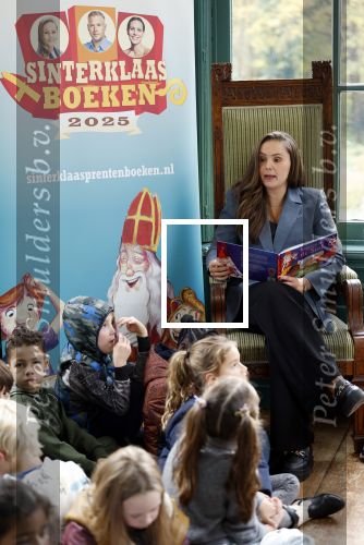 Amsterdam 10 november 2025
Presentatie sinterklaasboeken met Igone de Jong Tijl Beckand en Lieke Martens .