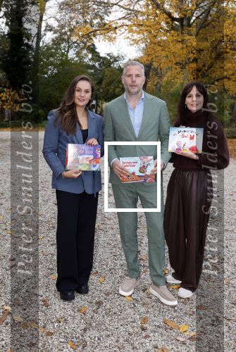 Amsterdam 10 november 2025
Presentatie sinterklaasboeken met Igone de Jong Tijl Beckand en Lieke Martens .