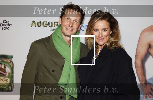 Amsterdam 4 november 2025
Premiere Augurk aan zee in Tuschinski met de cast die bestaat uit oa Monic Hendrickx Martin v Waardenberg Olga Zuiderhoek Jelka v Houten Frank Lammers Peter v d Begin en Tibor Lukacs. Robert v Hemert heeft de titelsong geschreven . Lieke v Lexmond met haar man Bas v Veggel