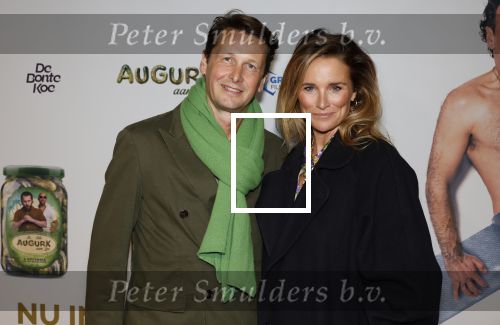 Amsterdam 4 november 2025
Premiere Augurk aan zee in Tuschinski met de cast die bestaat uit oa Monic Hendrickx Martin v Waardenberg Olga Zuiderhoek Jelka v Houten Frank Lammers Peter v d Begin en Tibor Lukacs. Robert v Hemert heeft de titelsong geschreven . Lieke v Lexmond met haar man Bas v Veggel