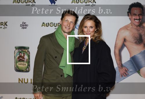 Amsterdam 4 november 2025
Premiere Augurk aan zee in Tuschinski met de cast die bestaat uit oa Monic Hendrickx Martin v Waardenberg Olga Zuiderhoek Jelka v Houten Frank Lammers Peter v d Begin en Tibor Lukacs. Robert v Hemert heeft de titelsong geschreven . Lieke v Lexmond met haar man Bas v Veggel