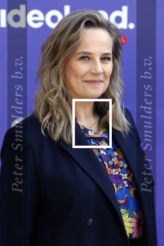 Blaricum 17 oktober 2025
Perspresentatie eerste aflevering Gooische vrouwen met oa aanwezig Linda de Mol Susan Visser Liews Visschedijk Teunie de Brouwer Tommy v Lent Robert de Hoog en Eefje Kuijtzer