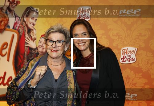 Amstelveen 176 november 2025
Premiere Hotel vol liefde in de schouwburg van Amstelveen . Lieske Vos met nieuwe vriendin