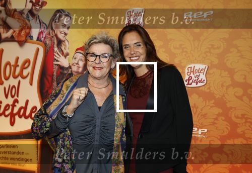 Amstelveen 176 november 2025
Premiere Hotel vol liefde in de schouwburg van Amstelveen . Lieske Vos met nieuwe vriendin