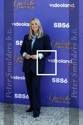 Blaricum 17 oktober 2025
Perspresentatie eerste aflevering Gooische vrouwen met oa aanwezig Linda de Mol Susan Visser Liews Visschedijk Teunie de Brouwer Tommy v Lent Robert de Hoog en Eefje Kuijtzer