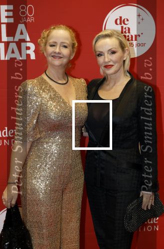 Amsterdam 30 november 2025
80 jaar het DeLaMar theater . Lone van Roosendaal poseert met Hilke Bierman
