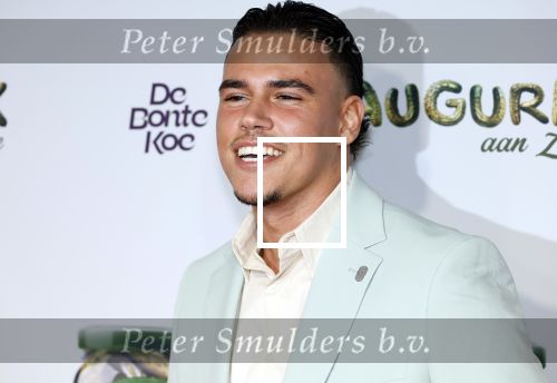 Amsterdam 4 november 2025
Premiere Augurk aan zee in Tuschinski met de cast die bestaat uit oa Monic Hendrickx Martin v Waardenberg Olga Zuiderhoek Jelka v Houten Frank Lammers Peter v d Begin en Tibor Lukacs. Robert v Hemert heeft de titelsong geschreven .Luca Tor