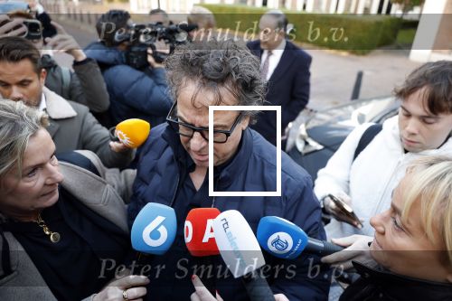 Utrecht 30 oktober 2025
Tweede dag van de rechtszaak tegen Marco Borsato in de rechtbank van Utrecht . Er was ongelofelijk veel pers aanwezig . Marco werd bijgestaan door de advocaten Geert Jan Knoops en Carry Knoops .