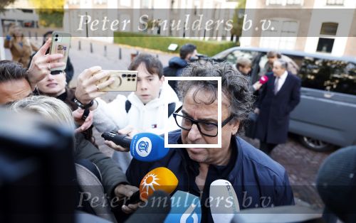 Utrecht 30 oktober 2025
Tweede dag van de rechtszaak tegen Marco Borsato in de rechtbank van Utrecht . Er was ongelofelijk veel pers aanwezig . Marco werd bijgestaan door de advocaten Geert Jan Knoops en Carry Knoops .